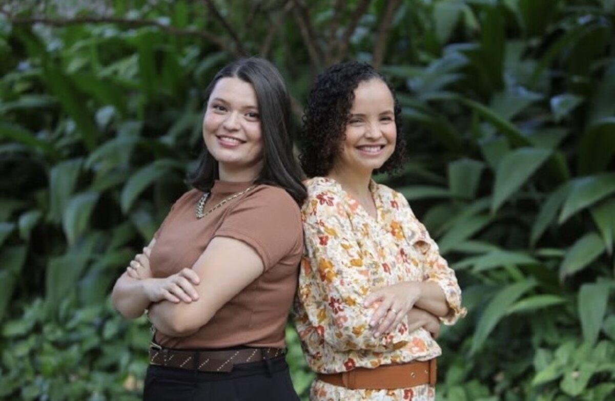 Psicólogas idealizadoras do Florescer, de braços cruzados